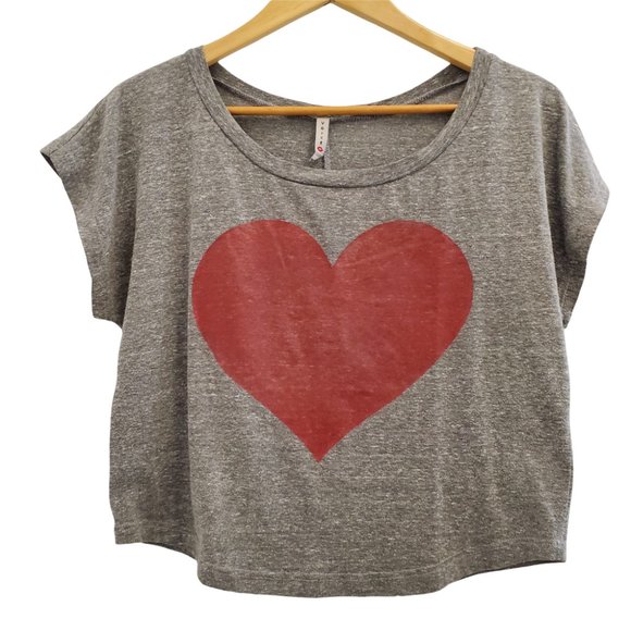 Voice Tops - Gray Round Scoop Neck Graphic Crop Top T-shirt with Red Heart - (M)